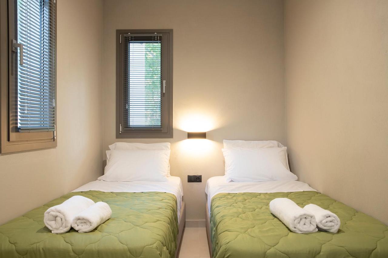 Olympus Suites 파랄리아 판탈레이모노스 외부 사진