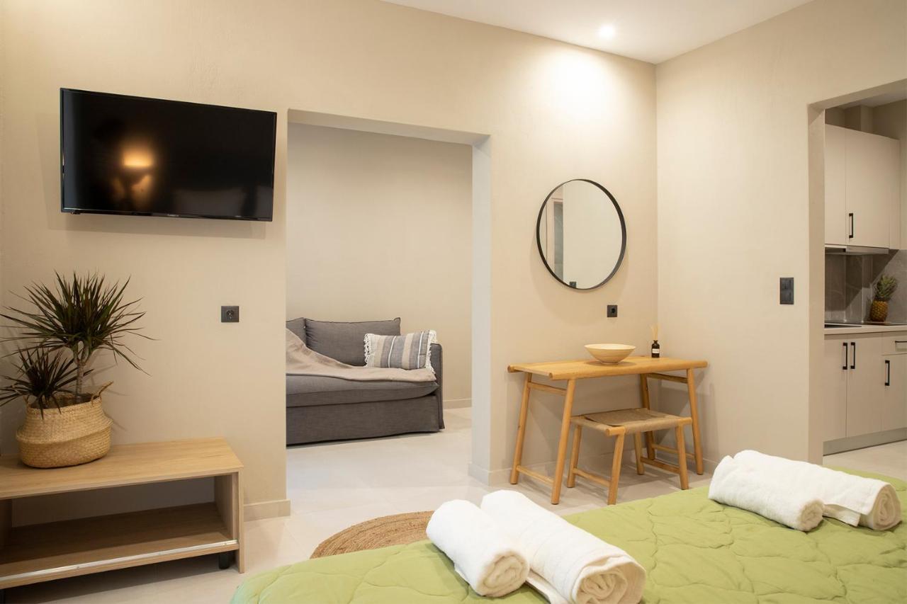 Olympus Suites 파랄리아 판탈레이모노스 외부 사진