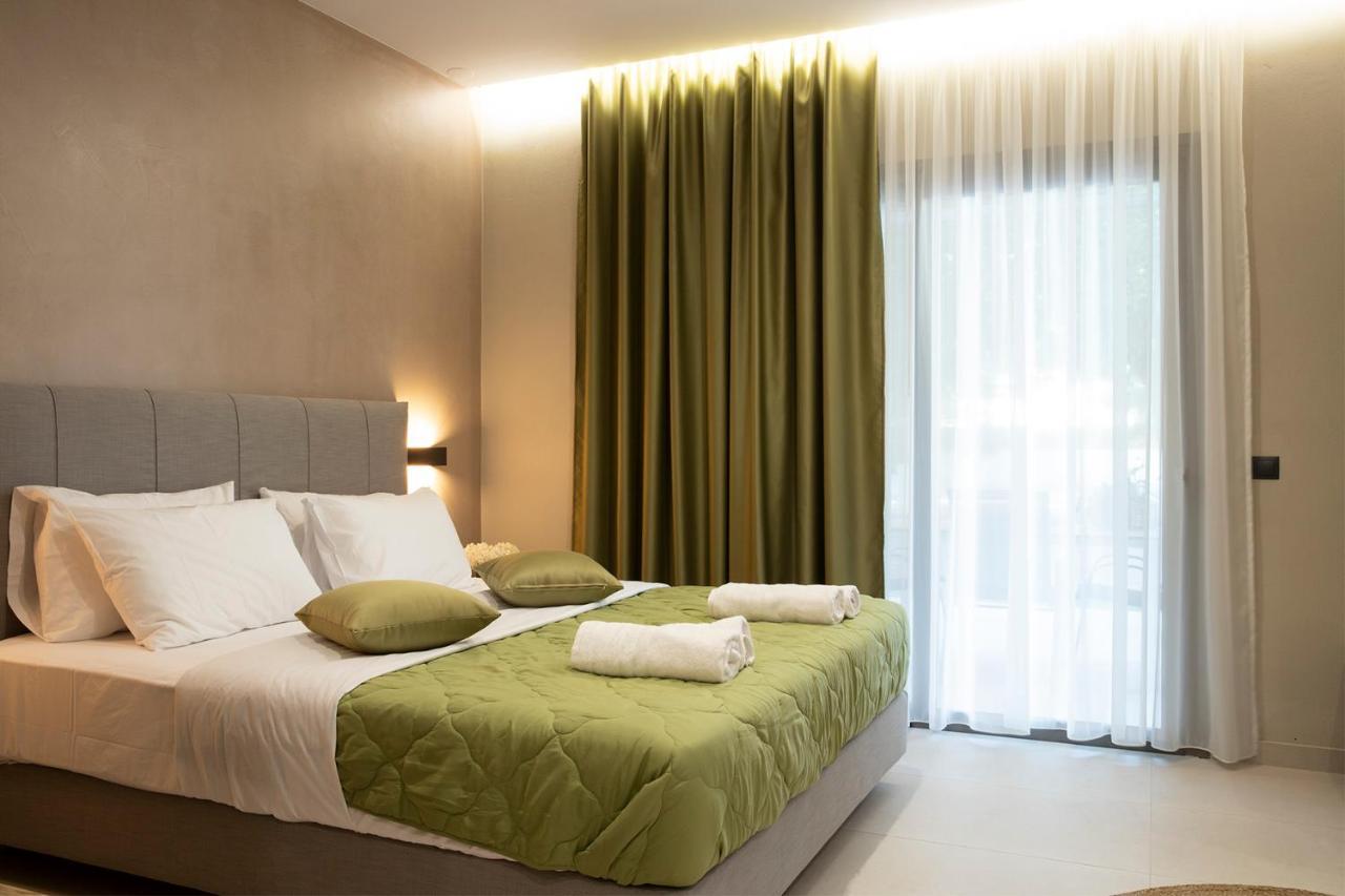 Olympus Suites 파랄리아 판탈레이모노스 외부 사진